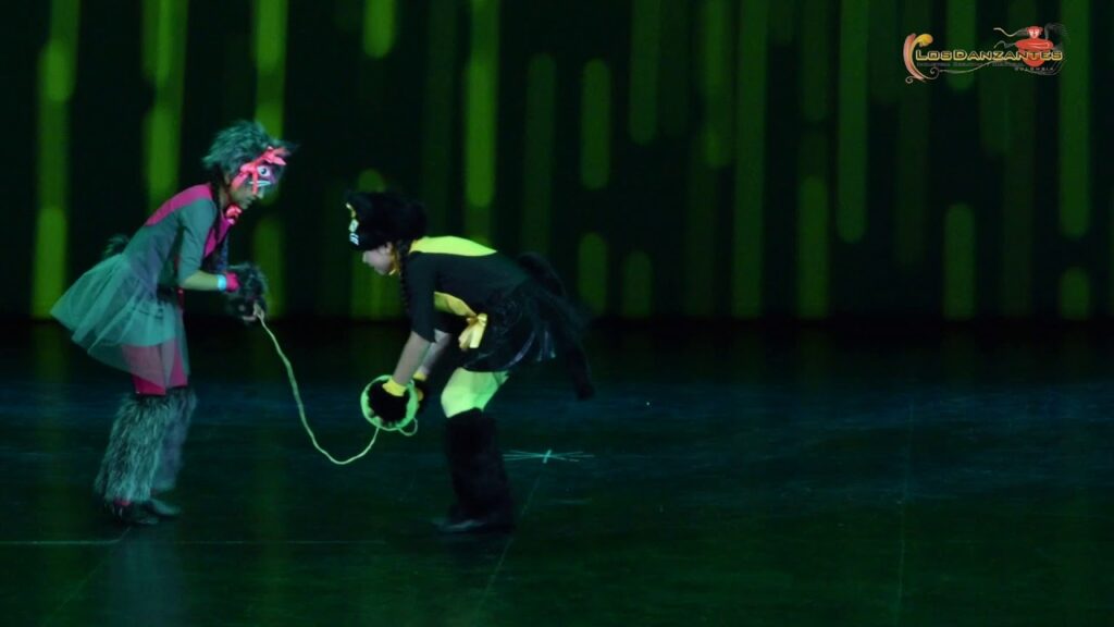 Baile: "MIRRINGA Y MICHA" -  Los Niños de Colombia Bailan