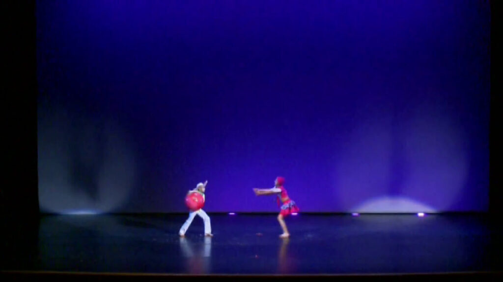 Danza "MAKERULE" Los Niños de Colombia Bailan.