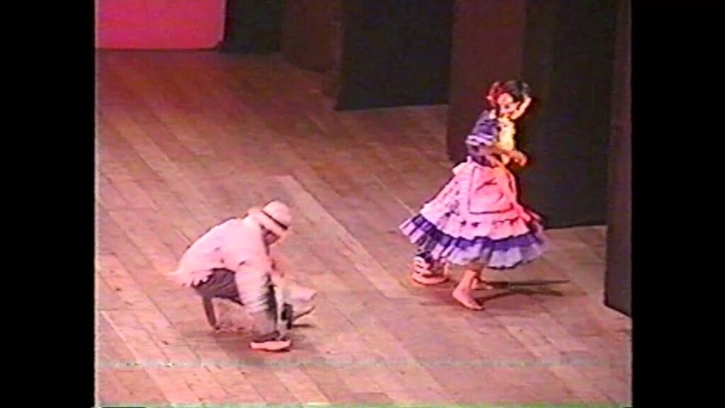 Baile “MACHETEROS” Los Niños de Colombia Bailan.