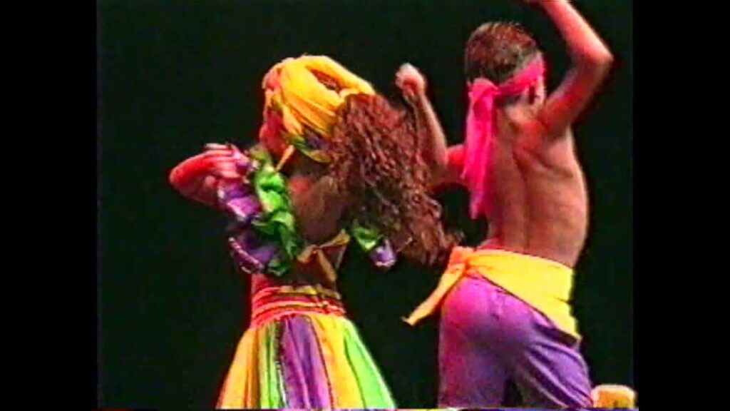 Danza "MAPALE" Los Niños de Colombia Bailan.