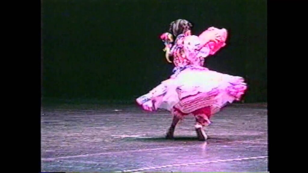 Baile "JUGANDO CON EL PASILLO" Los Niños de Colombia Bailan.
