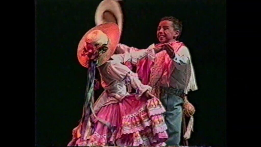 Baile “POLKA PICADA” Los Niños de Colombia Bailan.