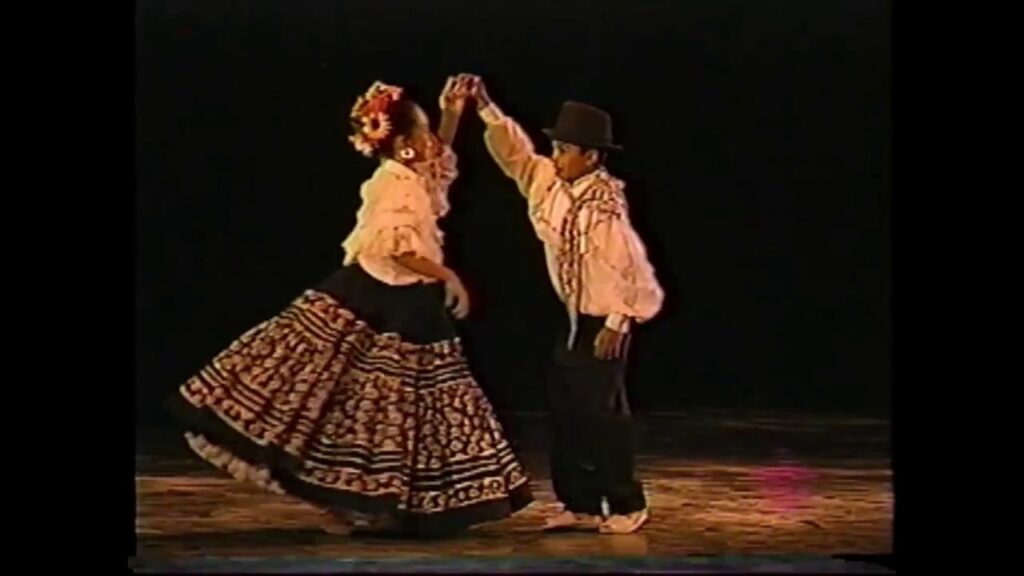 Baile “RUMBA CRIOLLA” Los Niños de Colombia Bailan.