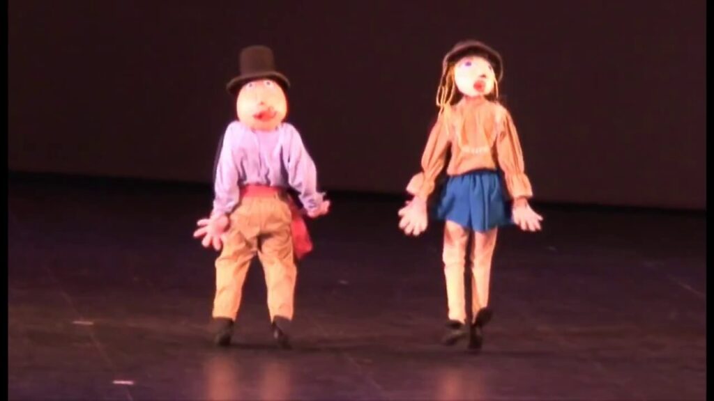 Danza “BAILADORES" Los Niños de Colombia Bailan.