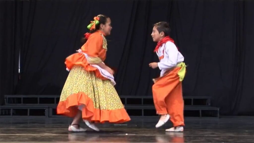 Baile “ENTRE JUEGOS” Los Niños de Colombia Bailan.