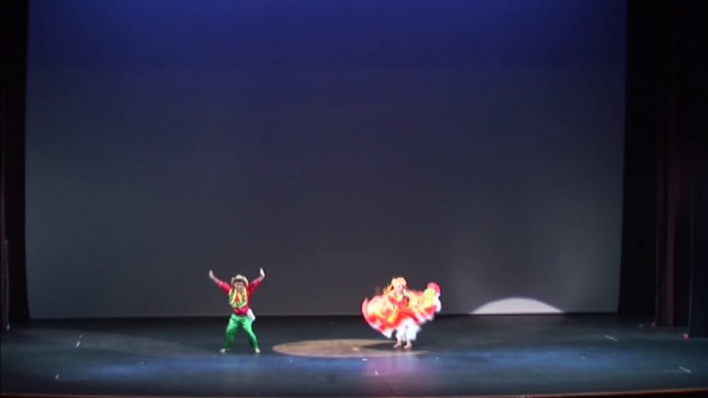 Baile "TE PICA LA PULGUITA" Los Niños de Colombia Bailan.